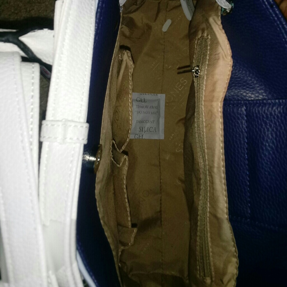 Blue Jones New York Handbag - Picture 5 of 5
